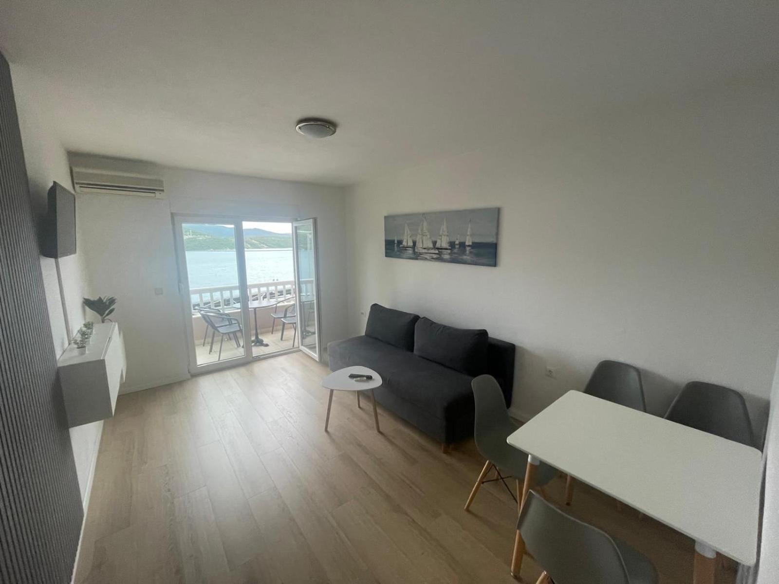 Apartments Kristic ネウム エクステリア 写真