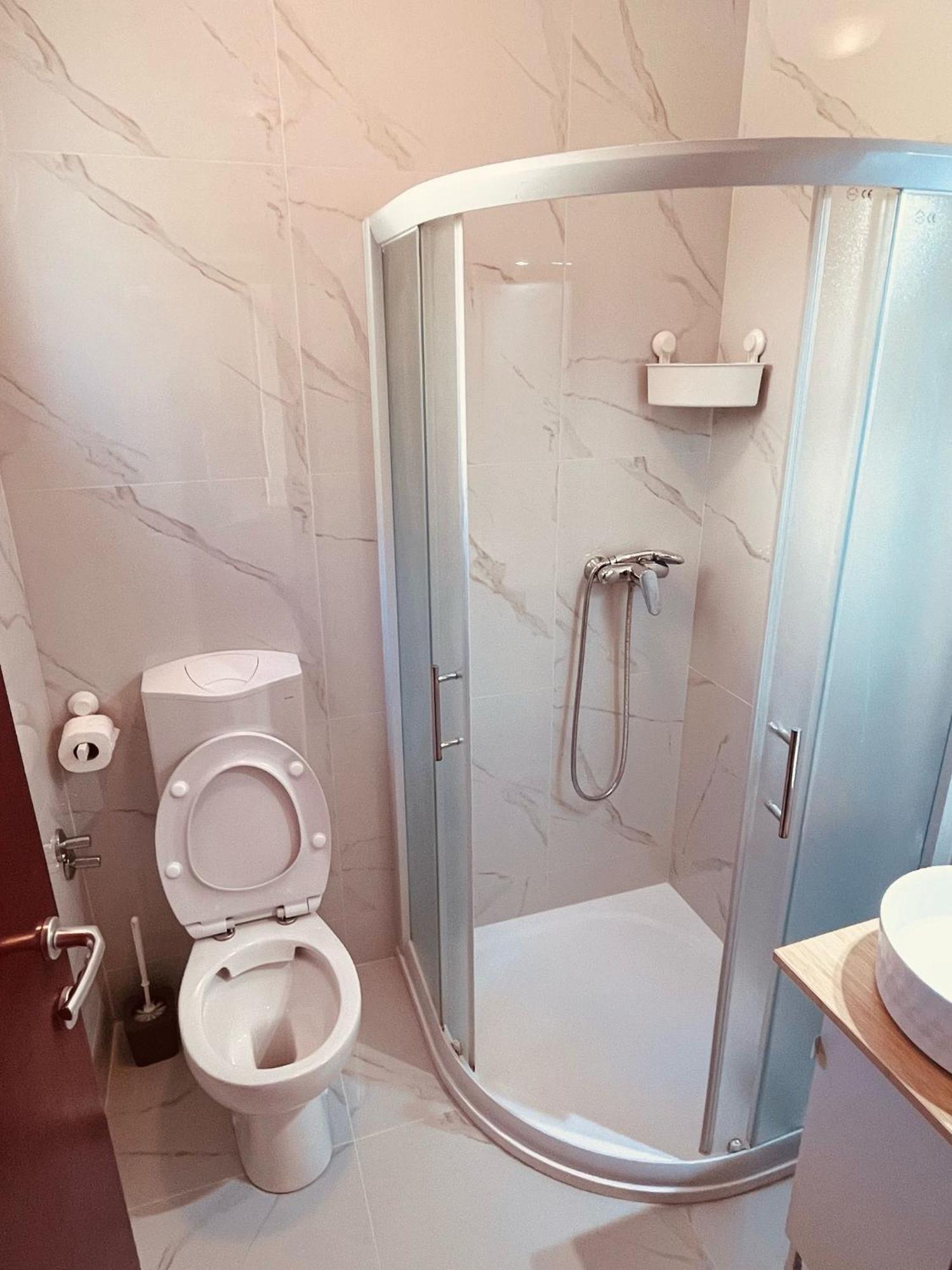 Apartments Kristic ネウム エクステリア 写真